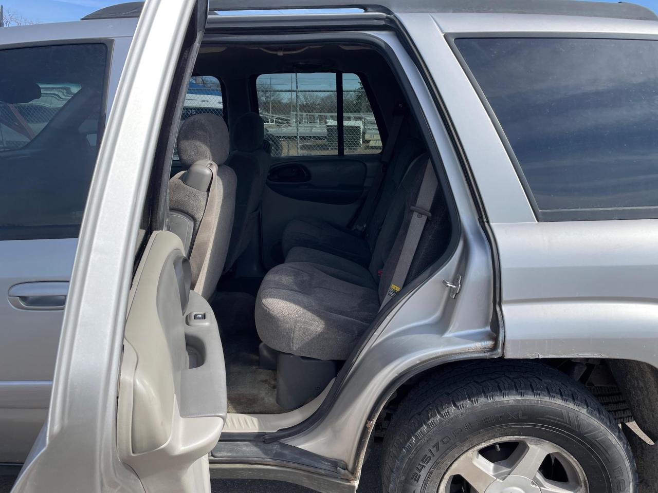 Used 2004 Chevrolet TrailBlazer LT VIN 1GNDT13S042293945