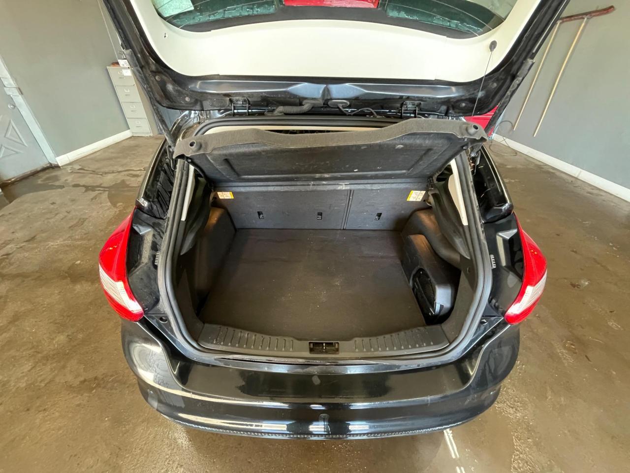 Used 2012 Ford Focus Titanium VIN 1FAHP3N24CL333918